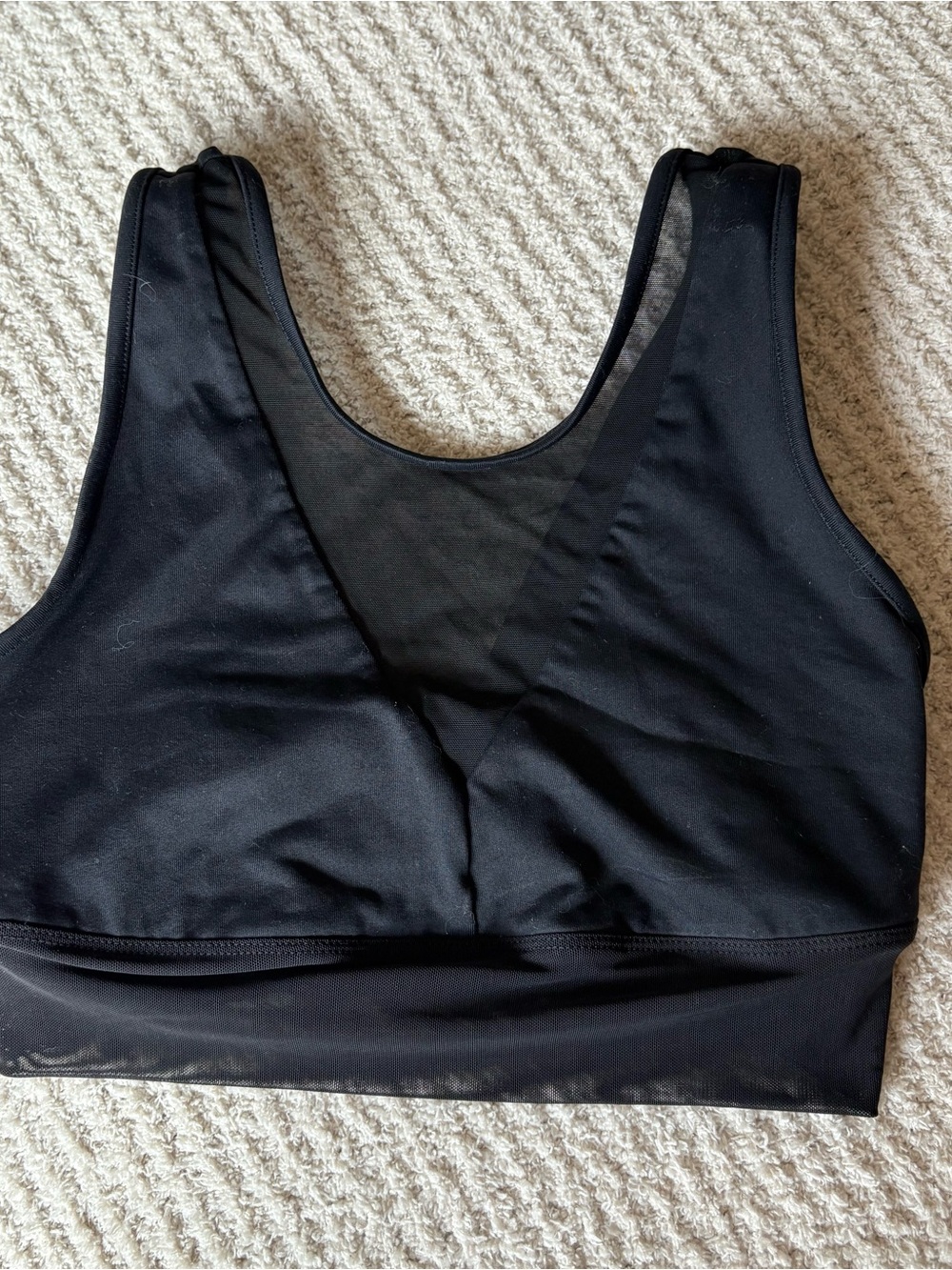 Alo Yoga Equalize Sports Bra Black Mesh
Glossy Cross Back - Picture 2 of 2